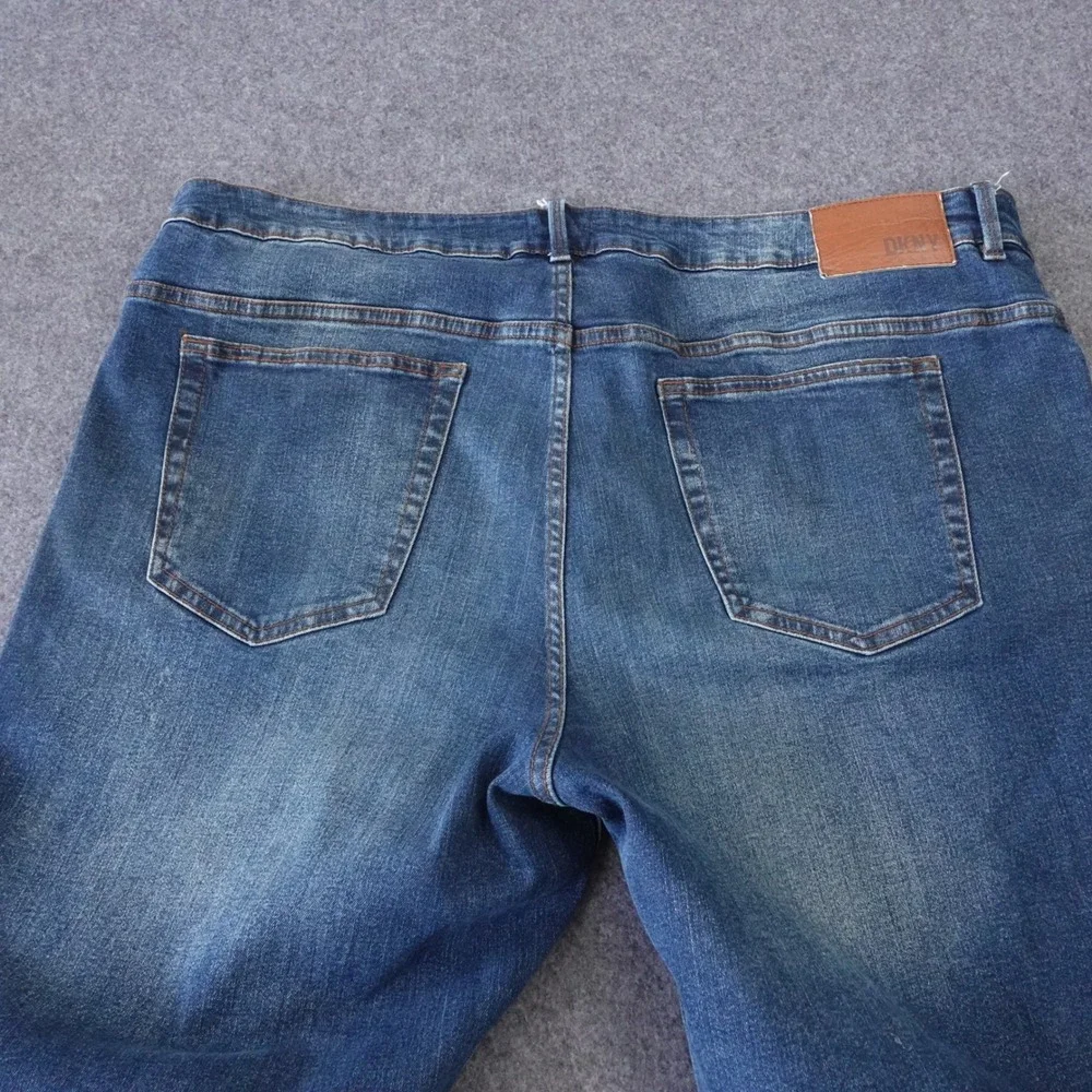DKNY Jeans‎ Duane Straight Fit Mens 40x32 Medium Wash Blue Stretch Denim 2057